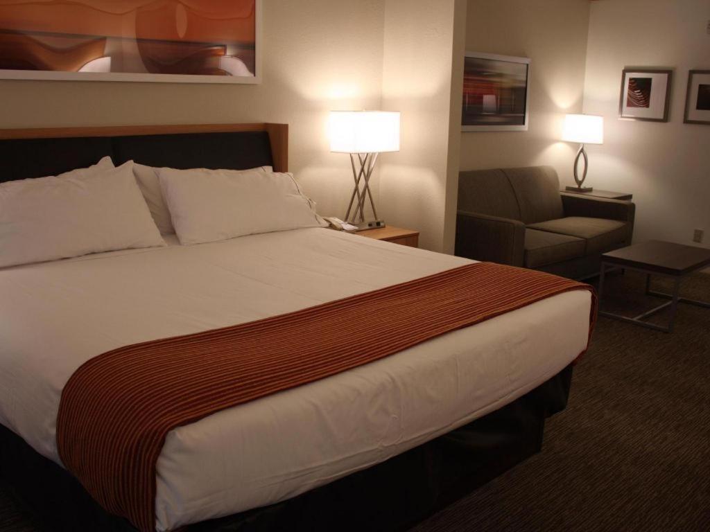 Holiday Inn Express Munising-Lakeview Hotel By Ihg Εξωτερικό φωτογραφία
