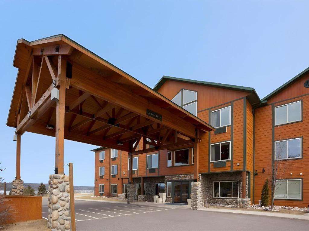 Holiday Inn Express Munising-Lakeview Hotel By Ihg Εξωτερικό φωτογραφία