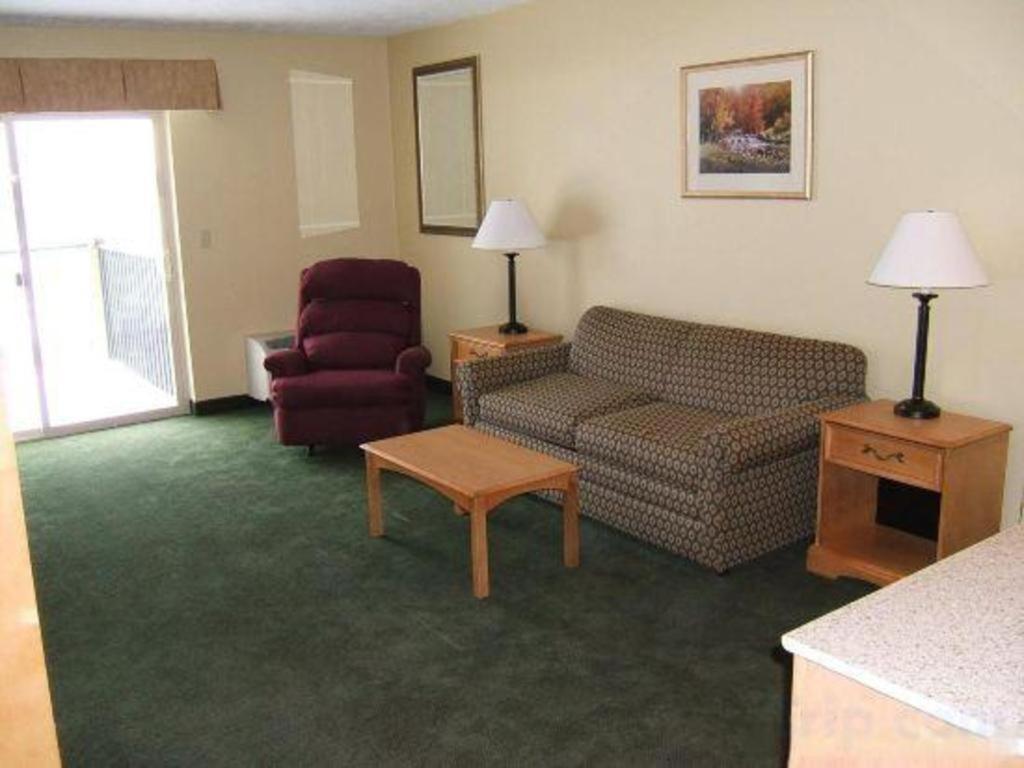 Holiday Inn Express Munising-Lakeview Hotel By Ihg Εξωτερικό φωτογραφία