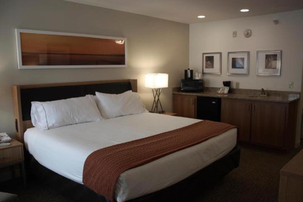 Holiday Inn Express Munising-Lakeview Hotel By Ihg Εξωτερικό φωτογραφία