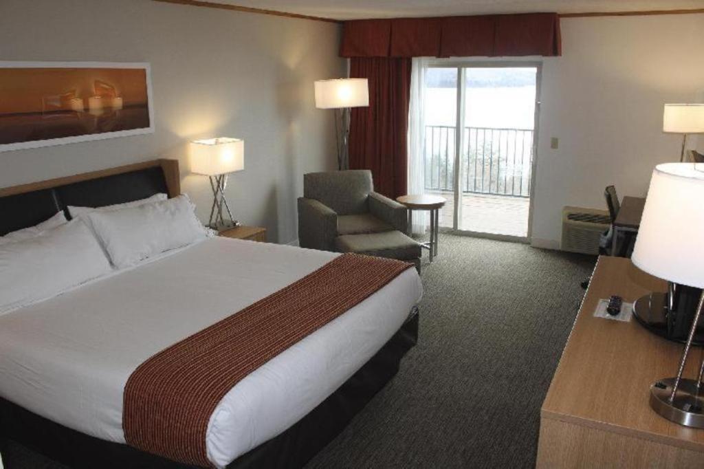 Holiday Inn Express Munising-Lakeview Hotel By Ihg Εξωτερικό φωτογραφία