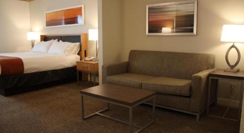 Holiday Inn Express Munising-Lakeview Hotel By Ihg Εξωτερικό φωτογραφία