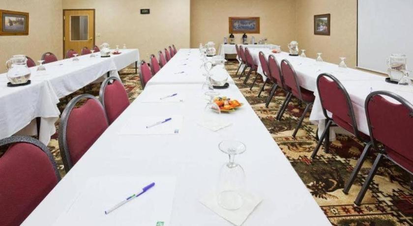 Holiday Inn Express Munising-Lakeview Hotel By Ihg Εξωτερικό φωτογραφία