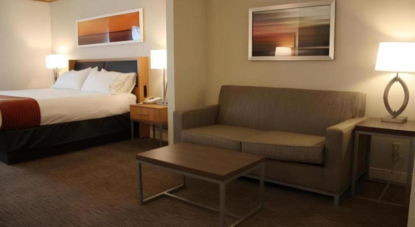 Holiday Inn Express Munising-Lakeview Hotel By Ihg Εξωτερικό φωτογραφία