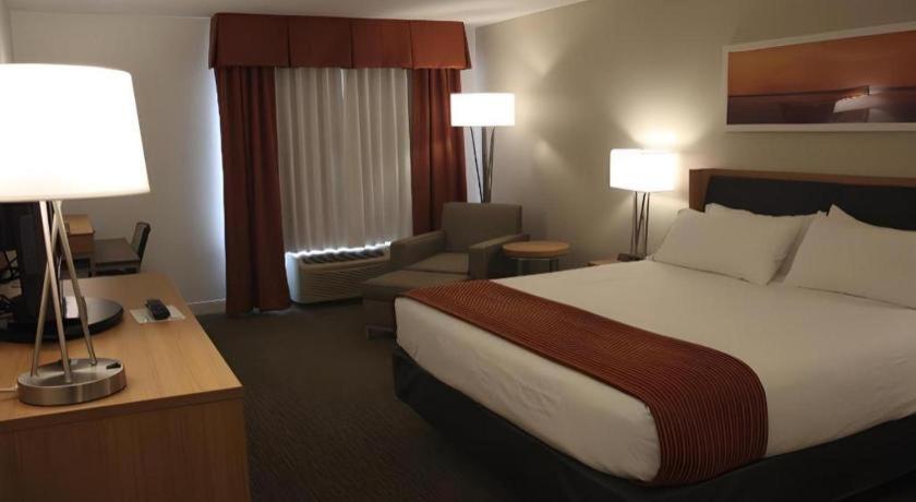 Holiday Inn Express Munising-Lakeview Hotel By Ihg Εξωτερικό φωτογραφία
