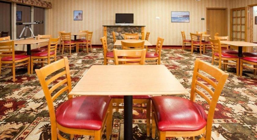Holiday Inn Express Munising-Lakeview Hotel By Ihg Εξωτερικό φωτογραφία